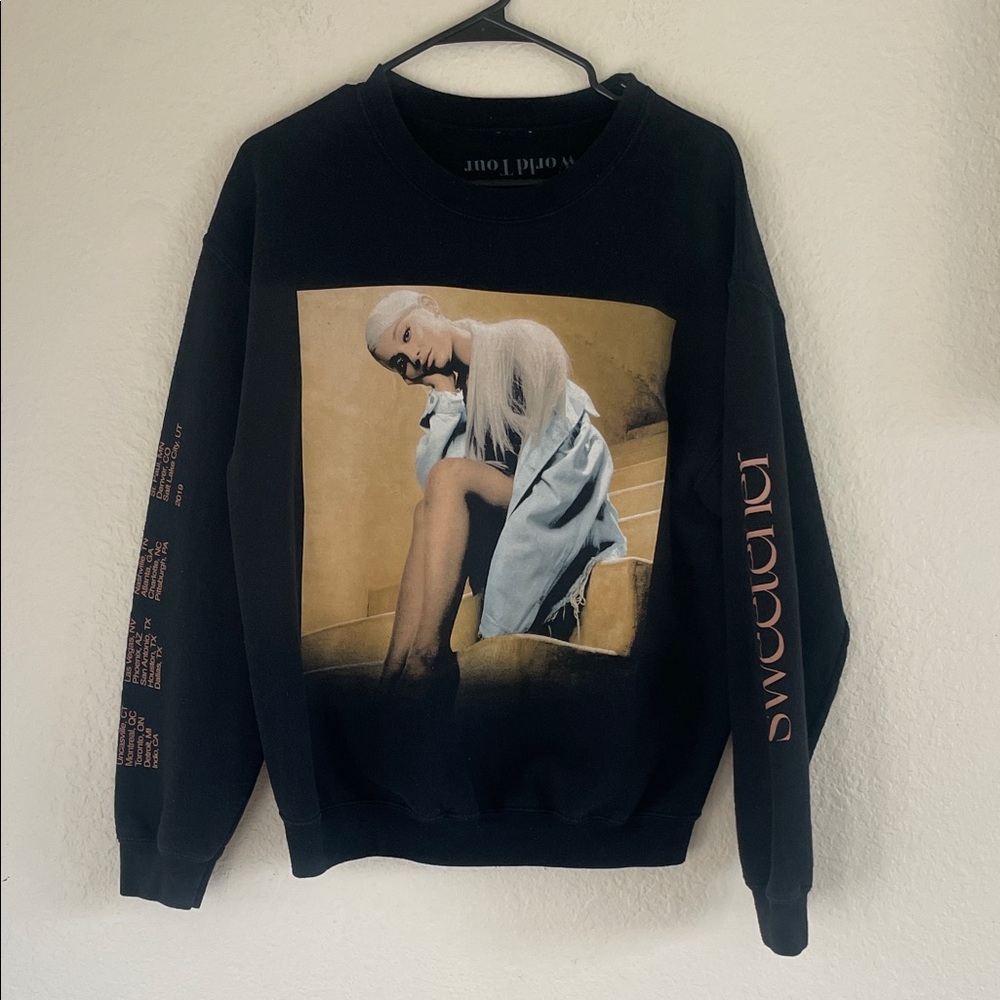 Ariana Grande Sweetener World Tour Black Crewneck Sweater M Mens Women’s Unisex